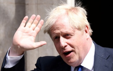 Johnson se vraća u London, a želi se vratiti i na mjesto premijera!