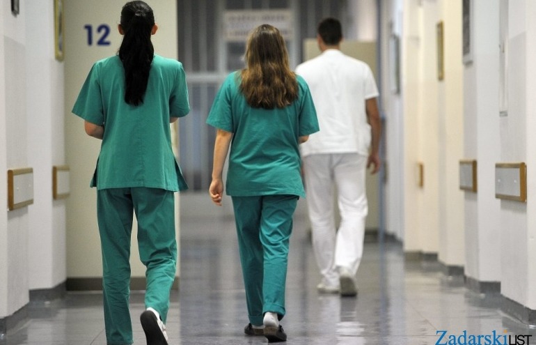 Bolnice u Gospiću i Zadru odbijaju odgovornost za smrt mlade rodilje