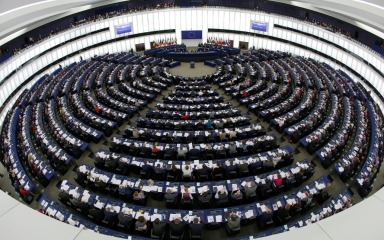 Europski parlament za jednakost konstitutivnih naroda u BiH, ali protiv Schmidtove odluke