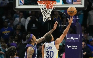 Hornetsi pokvarili Curryjev povratak u rodni grad, Lakersi ostali jedina momčad bez pobjede