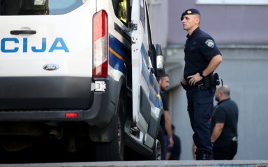 Dojave o bombi u dvije zagrebačke škole
