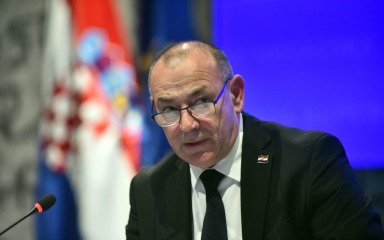 Medved čestitao Dan priznanja Hrvatske i obljetnicu mirne reintegracije
