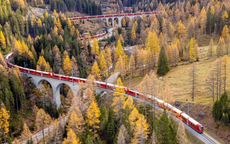 Najduži vlak na svijetu prošao kroz Švicarske Alpe