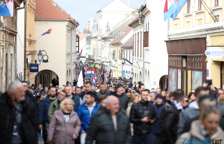 Branitelji i Hrvati iz Bosanske Posavine krenuli prema Vukovaru