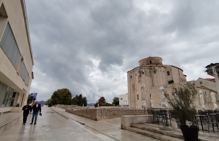 Promjenjivo oblačno s mogućom kišom na sjevernom Jadranu