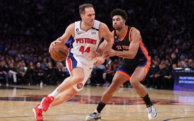 Bojan Bogdanović je s 25 poena “vukao” Pistonse u New Yorku, ali sedmi gostujući poraz je bio neizbježan