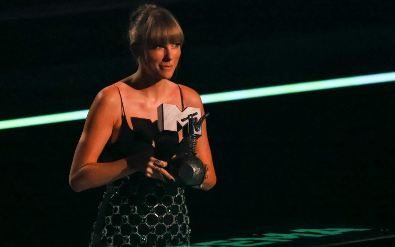 Taylor Swift još jednom izdominirala, kući odnijela čak 4 MTV nagrade