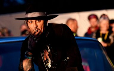 Johnny Depp sudjelovao u Rihanninoj modnoj reviji, fanovi ne skrivaju oduševljenje