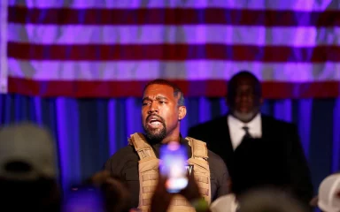 Kanye neće moći zarađivati na “White Lives Matter” majicama, aktivisti kupili autorska prava