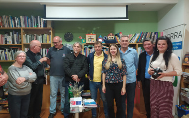 Susret umjetnika iz nekoliko područja u Knjižnici i čitaonici u Novigradu