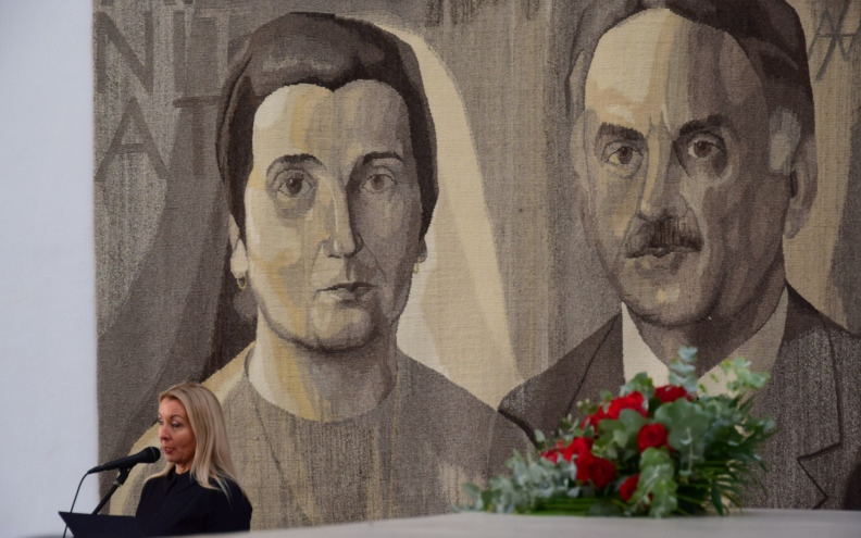 Ana Tomljanović - Šokčević u tapiserije je utkala svoj život, tradiciju i ljubav