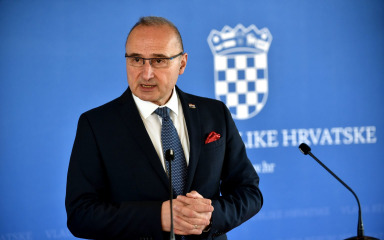 Ministar Grlić Radman potvrdio da je danas oslobođenim hrvatskim parovima reguliran boravak i smještaj