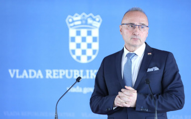 Ministar vanjskih poslova obećao da će se istražiti zašto Pavliček nije pušten u Srbiju