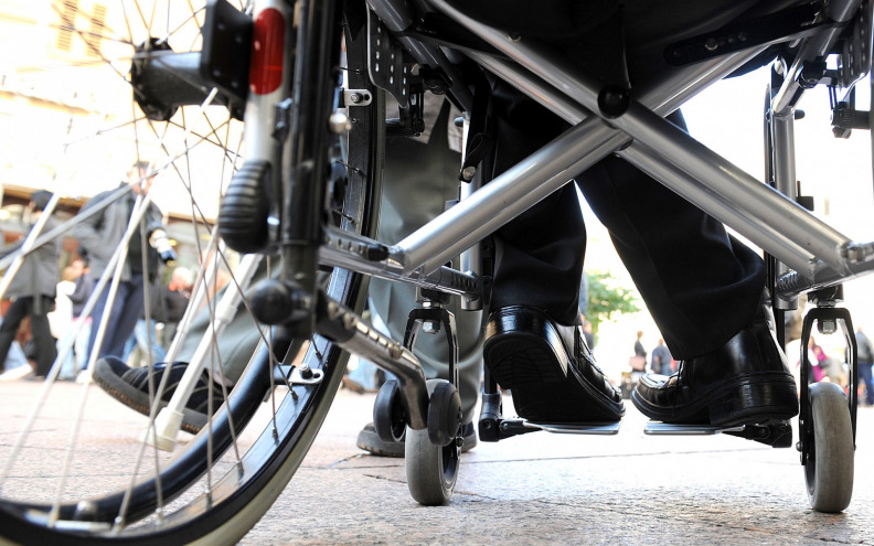 Zbog neprilagođenih nogostupa osobe s invaliditetom »zatvorene« u kući