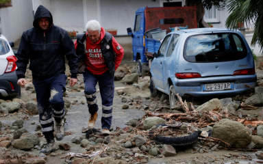 Još se traga za desetak osoba nakon odrona na talijanskom otoku