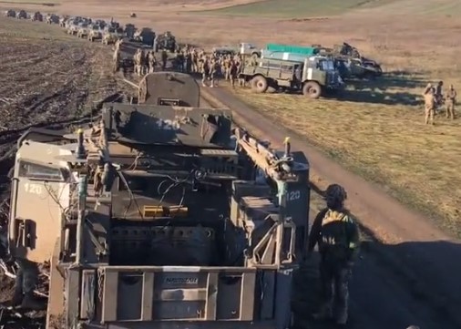 Ukrajinci objavili video moćne oklopne kolone koja se sprema na Herson: “Krećemo u pakao”