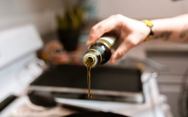 Koliko se puta može ponovno upotrijebiti isto ulje za prženje? Odgovor bi mogao iznenaditi