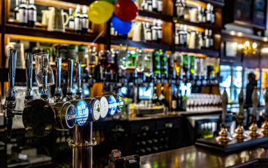 Britanski pubovi i restorani skraćuju radno vrijeme