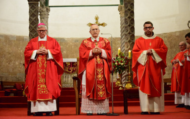 Papa Franjo prihvatio odreknuće nadbiskupa Puljića