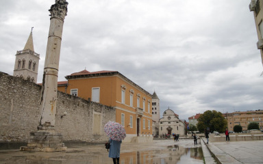 U Zadru danas oblačno s kišom, diljem Hrvatske snijeg