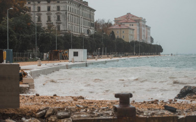 Na zapadu zemlje razvedravanje, ali u Dalmaciji još kiše