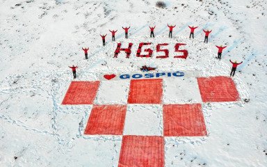 Hrabri HGSS-ovci s Velebita poslali “snježnu” poruku podrške Vatrenima