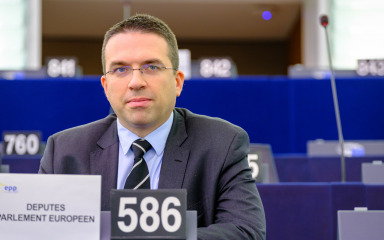 Tomislav Sokol: Neophodna je deportacija ilegalnih migranata iz Europske unije
