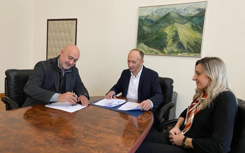 Potpisani Ugovori za izgradnju višenamjenskog igrališta u Švici