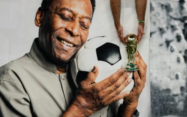 Teški dani za nogometnu legendu, Pele prima palijativnu skrb, kemoterapija je obustavljena
