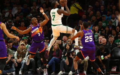 Boston Celticsi deklasirali vodeći sastav Zapada, Sunsi na svom terenu doživjeli katastrofu. Priliku dobio i Šarić