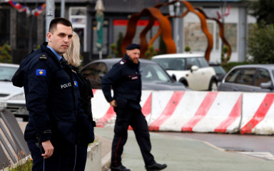 Diplomatski pritisci na Beograd i Prištinu i dalje traju