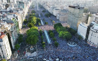 VIDEO Pogledajte kakvo ludilo je nastalo na ulicama Buenos Airesa nakon što je Argentina trijumfirala u Kataru