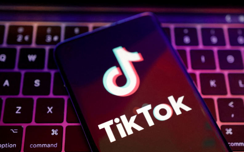 Britanija zabranjuje korištenje TikToka na službenim mobitelima