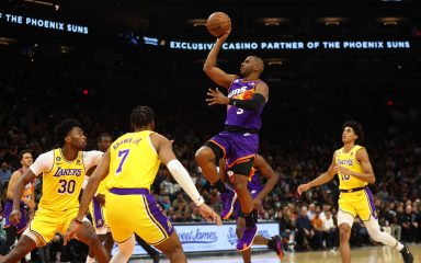 Dario Šarić zaigrao u pobjedi Sunsa nad oslabljenim Lakersima, Chris Paul dostojno odmjenio Devina Bookera