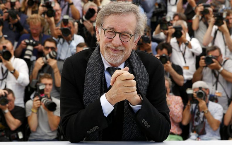 Steven Spielberg se boji da su zbog “Ralja” morski psi još uvijek ljuti na njega