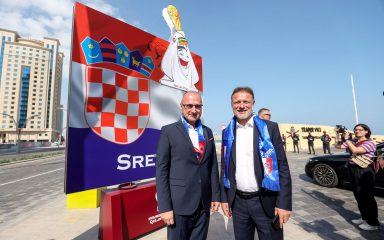Predsjednik Hrvatskog sabora obišao reprezentativce uoči polufinala i najavio gradnju stadiona nakon SP-a
