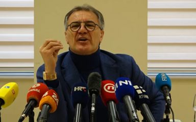VIDEO Zdravko Mamić na izvanrednoj presici: “Antolić je zmija koju smo stavili u Dinamova njedra. Zaveo je i mog drugog oca”