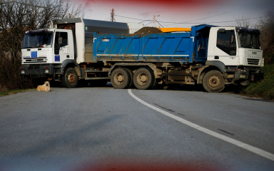 Srbi uklonili barikade prema Kosovu