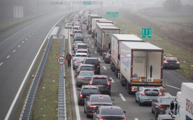 Velike gužve na graničnim prijelazima, prema Srbiji se čeka i od 4 sata