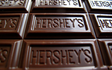 Hersheyeve tamne čokolade na sudu: “Zašto skrivate da imaju toliko olova i kadmija?”