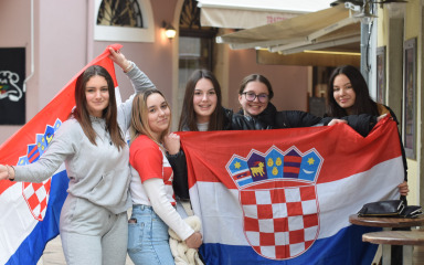 FOTO Zadarski navijači bodrili Hrvatsku do pobjede