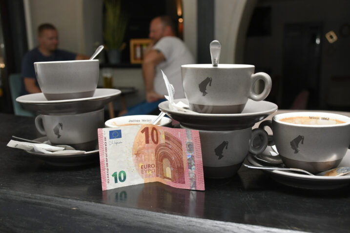 HGK: Trgovci konverziju u euro proveli u skladu sa zakonom