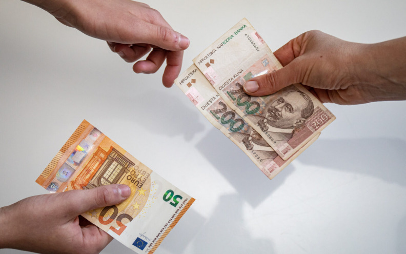 Oglasio se i Državni inspektorat: Više od 1700 povreda zakona o uvođenju eura