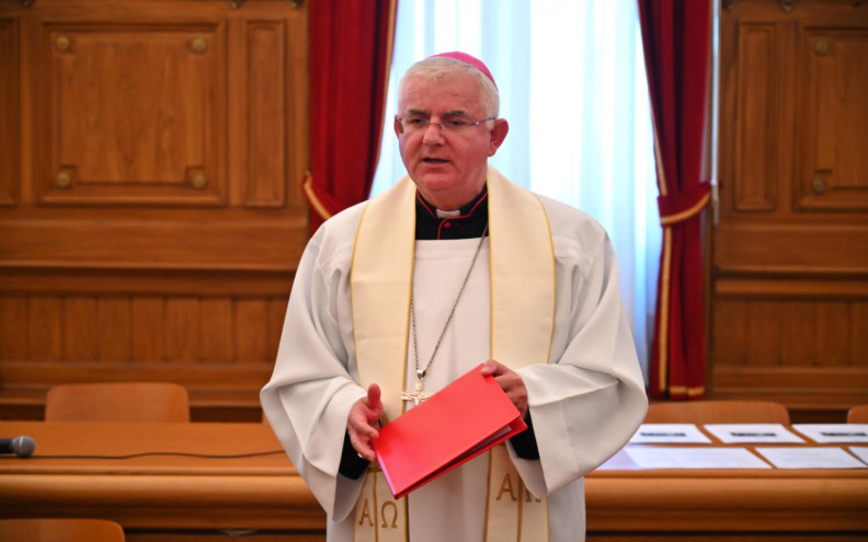 Riječkom nadbiskupu Uziniću nagrada “Krunoslav Sukić”