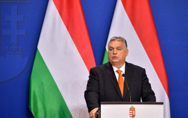 Orban objasnio provokaciju sa šalom i iznio drugačiji stav o Ukrajini