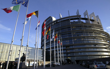 Dužnosnici Europskog parlamenta optuženi zbog primanja mita