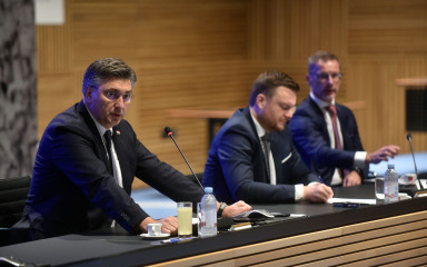 Plenković poručio da je jedna od temeljnih zadaća za 2023. ubrzanje obnove na Banovini
