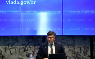 Plenković na sjednici Vlade pozdravio nove ministre