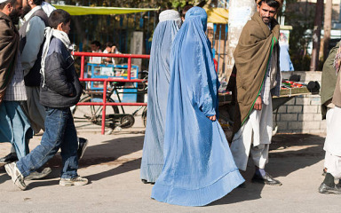 Nakon zabrane studiranja, talibani ženama do daljnjega zabranili raditi