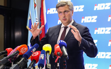 Plenković: “Vlada prema Ukrajini moralna, a oporba se “stavila u blato”